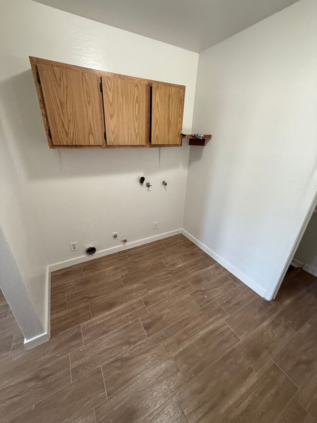 Building Photo - 415 Jeffrey St