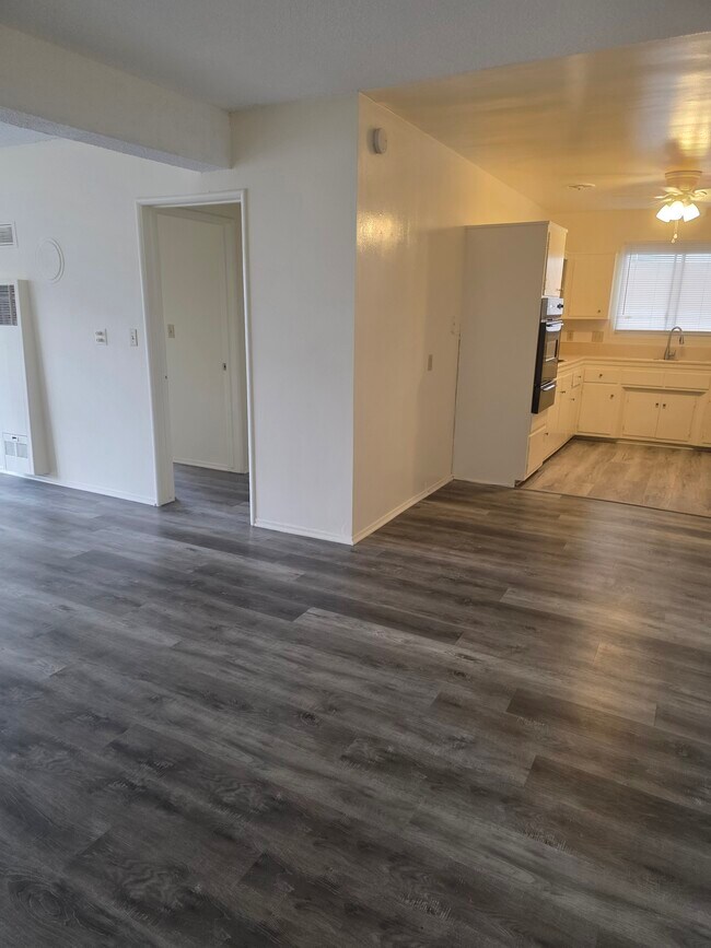 Building Photo - 427 Avenue G Ave