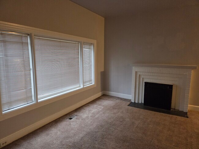 Building Photo - 1250 E 100 S