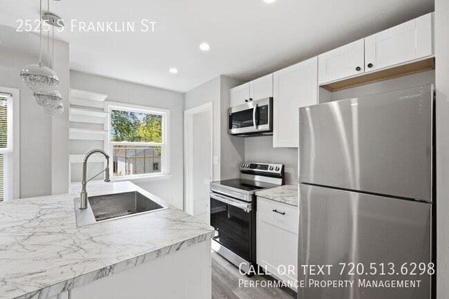 Building Photo - 2525 S Franklin St
