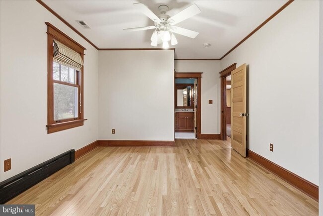 Building Photo - 2400 Valley Way