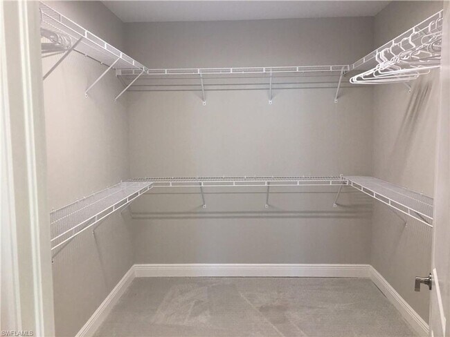 Building Photo - 2555 Seychelles Dr