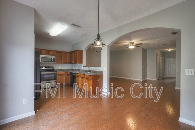 Building Photo - 1068 Ashmore Dr