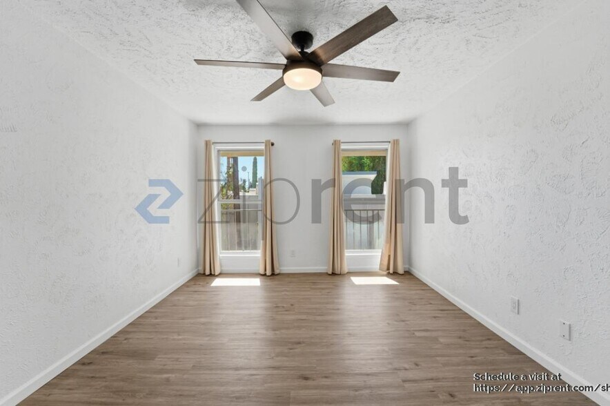 Building Photo - 1620 N Wilmot Rd