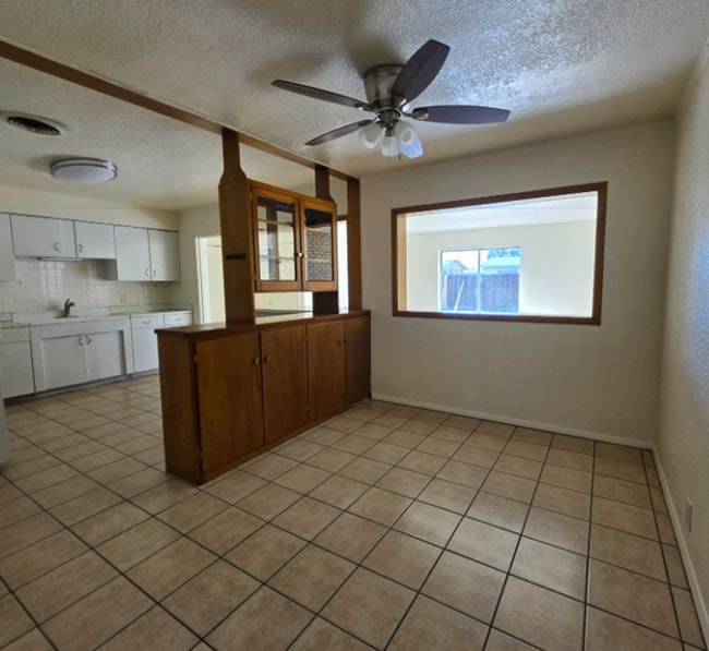 Building Photo - New flooring and paint throughout!
