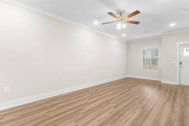 Building Photo - 118 N Sand Palm Rd