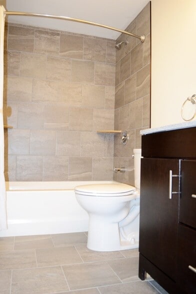 Building Photo - 158 North St