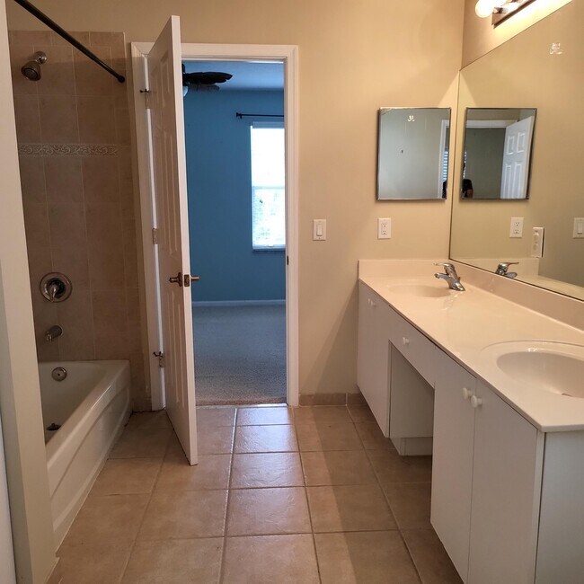 Building Photo - 509 Alejandro Ln