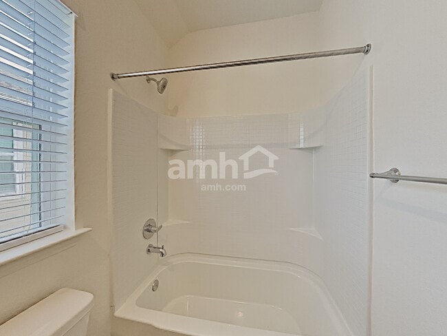 Building Photo - 2732 Spencebrook