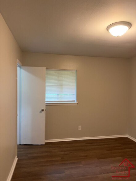 Building Photo - 606 Shannon Ave