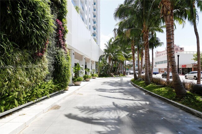Building Photo - 2301 Collins Ave