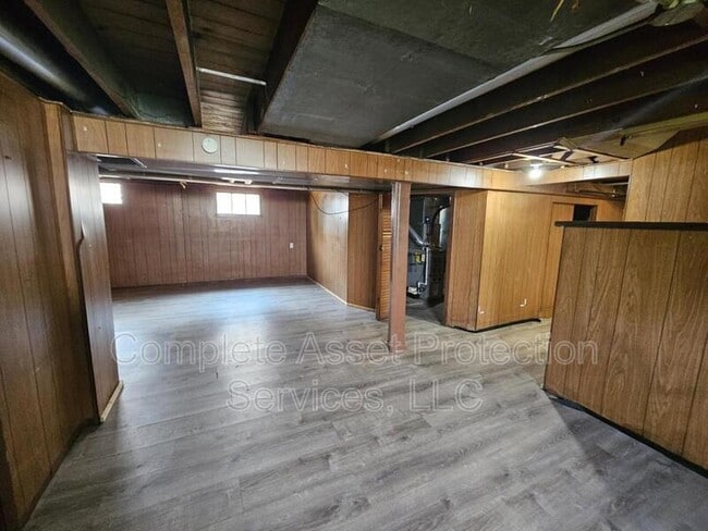 Building Photo - 7416 S McCook Ave