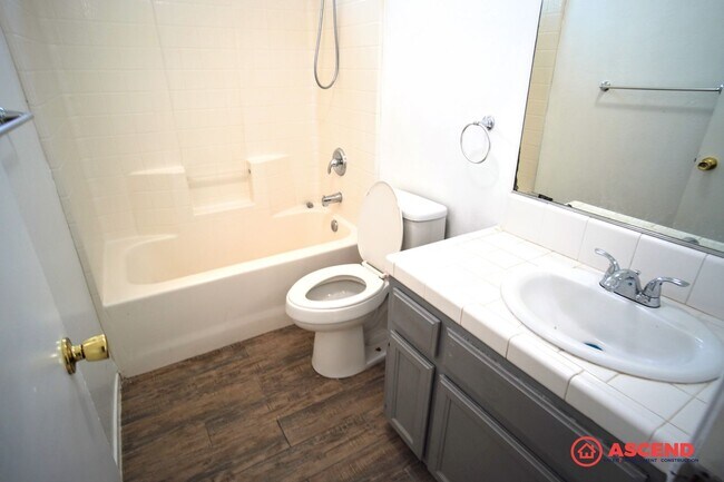 Building Photo - Darling Home in SW!