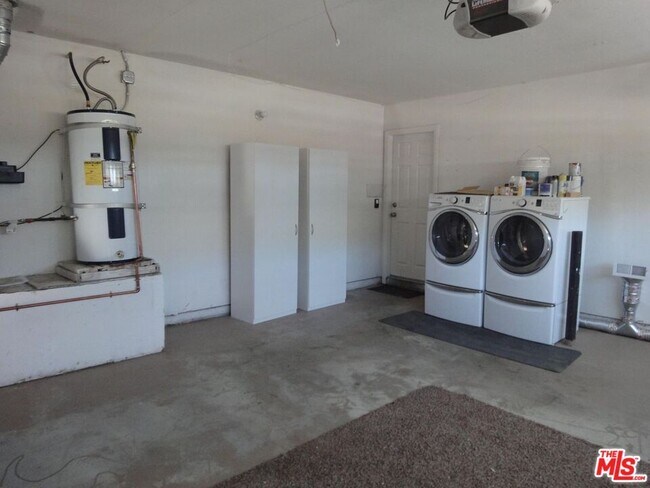 Building Photo - 42753 Blue Hills Dr