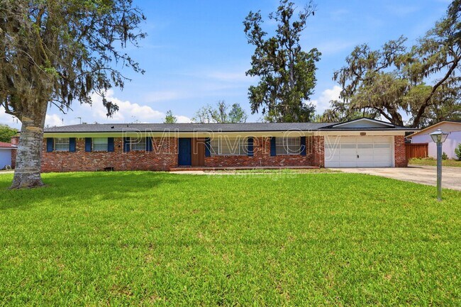 Building Photo - 2860 Cedarcrest Dr