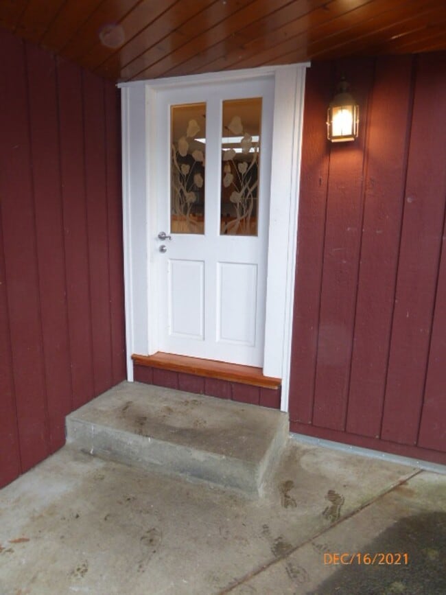 Building Photo - Beautiful 3 Bed 1 Bath Single Family House...