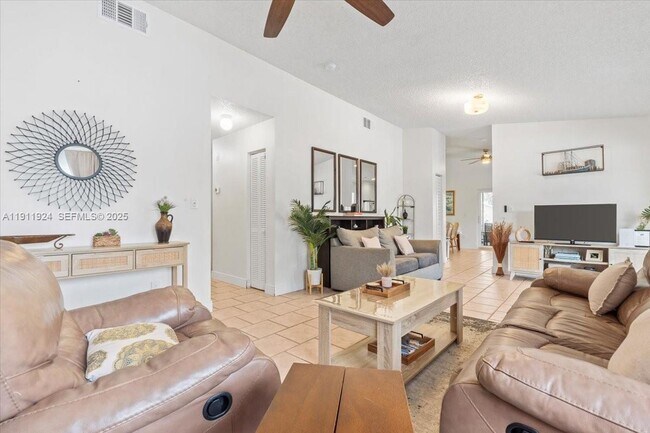 Building Photo - 2650 Scott St