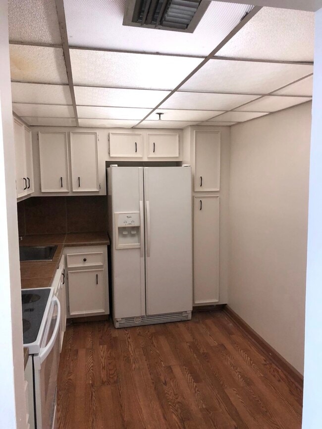 Building Photo - 20505 E Country Club Dr