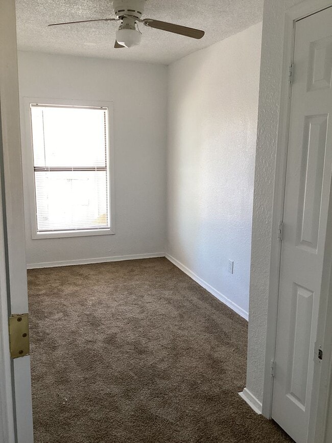 Building Photo - Newly Renovated 2 Bedroom, 1 bath! Located in Portales! Water Included!