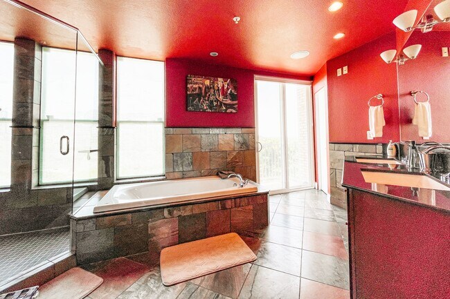 Building Photo - 287 E Fountain Blvd