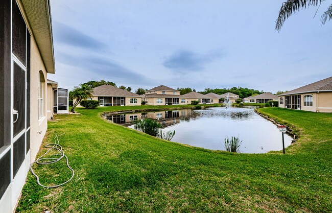 Building Photo - Beautiful 4 bedroom 3 bath townhome