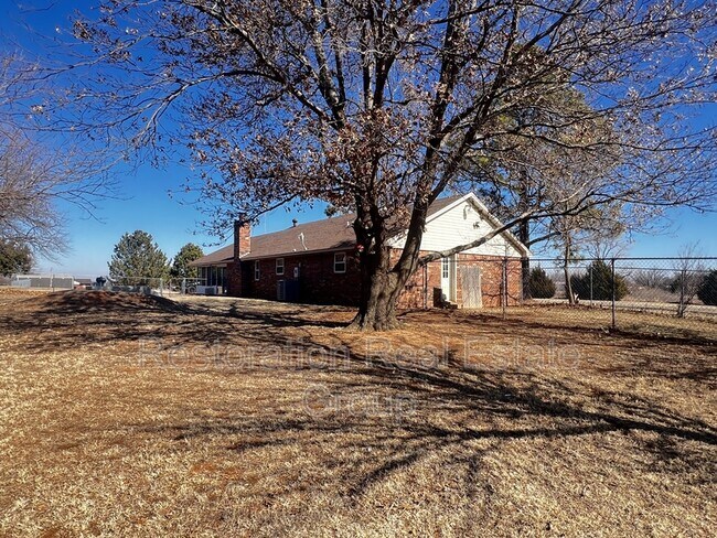 Building Photo - 819 N2964 Rd