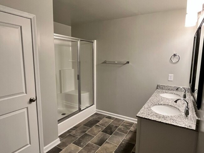 Building Photo - 315 Liliana Dr