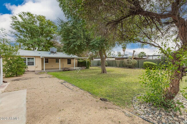 Building Photo - 2724 N 25th St