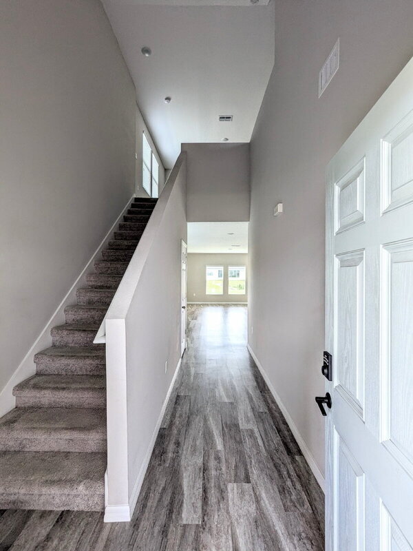 Building Photo - 13089 Oak Hill Way