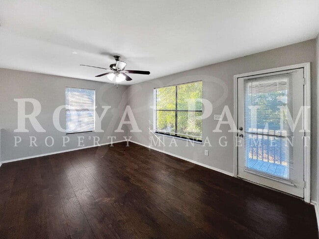 Building Photo - 2/1 Rental with W/D Hookups—Roses are Red, Lawns are Green, a Fenced Yard? That’s a Pet Lover’s D...