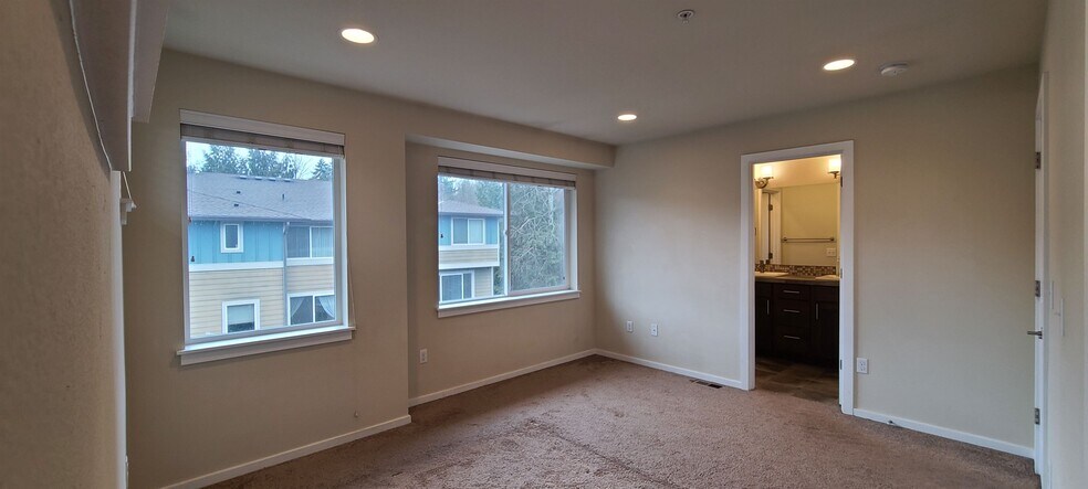 Building Photo - 2115 201st Pl SE