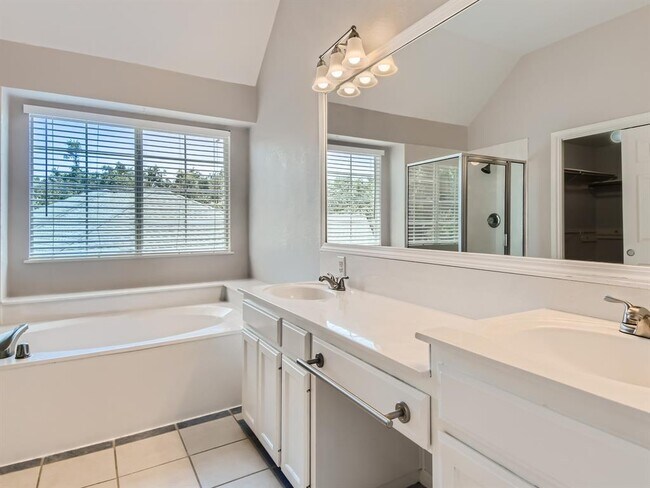 Building Photo - 16104 Fritsch Cove