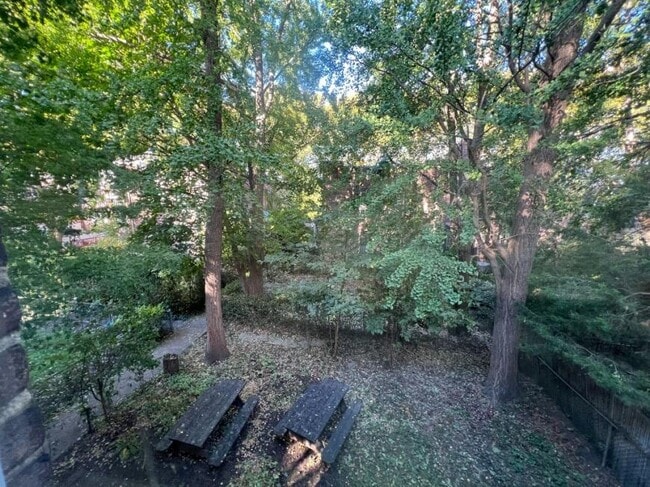 Building Photo - 1 bedroom in SUNNYSIDE NY 11104