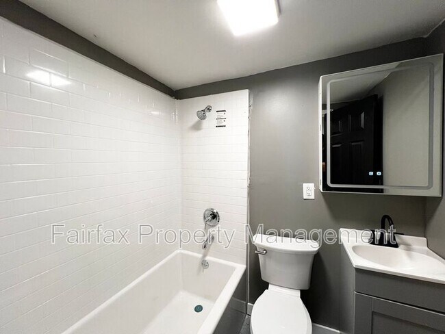 Building Photo - 2308 Nebo St