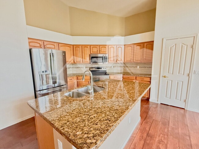 Building Photo - 4330 E Cottonwood Ln