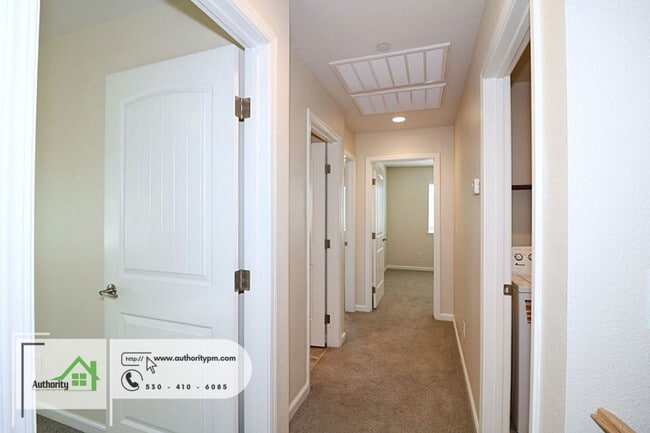 Building Photo - 810 Mission De Oro Dr