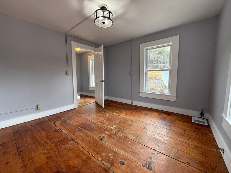 Building Photo - 84 Monadnock St