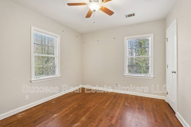 Building Photo - 1840 Camellia Dr