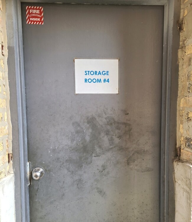 Building Photo - 7020 N Paulina St