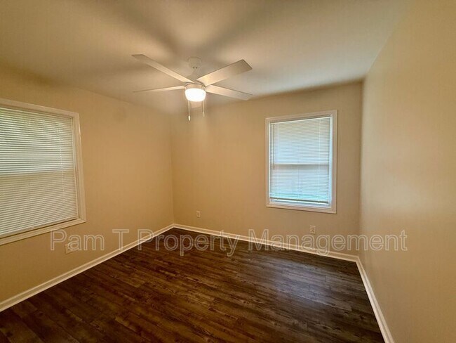 Building Photo - 17 Vineyard Dr