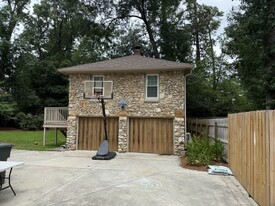 Building Photo - 2905 Stratford Rd