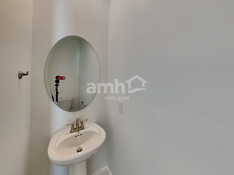 Building Photo - 207 Argea Dr