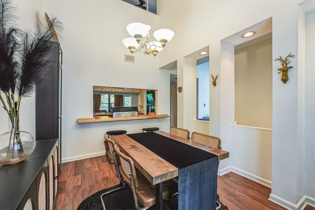 Building Photo - 502 Ivy Green Ln SE