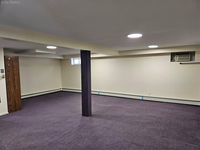 Building Photo - 102 Birchwood Park Dr