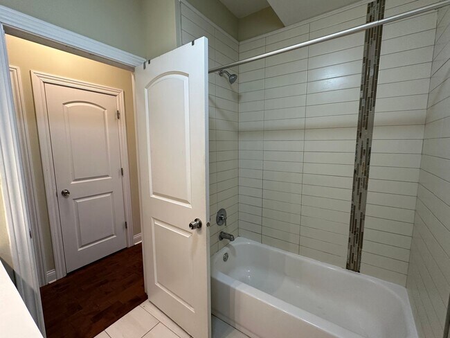 Building Photo - 2649 W 21st Pl