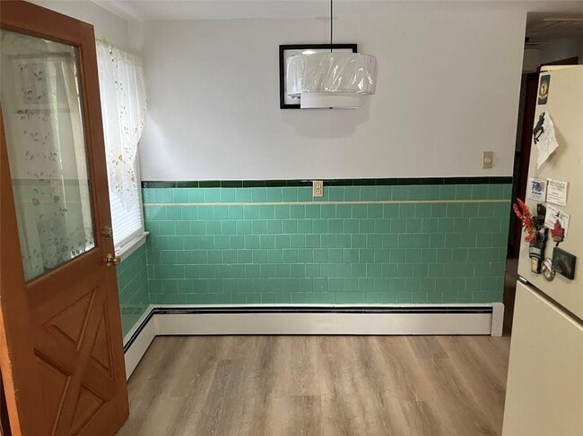 Building Photo - 56 Partition St