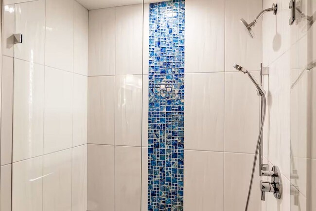 Building Photo - Updated 3-bedroom, 2-bath single-family home w/ Heated Saltwater Pool