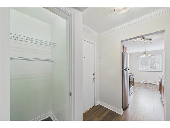 Building Photo - 2706 Humboldt Ave S