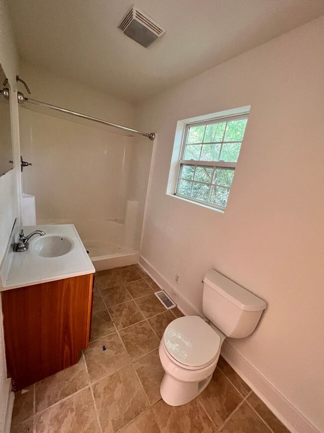 Building Photo - 2 bedroom 2 bathroom for rent!