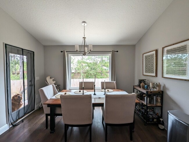 Building Photo - 1609 Ponderosa Dr